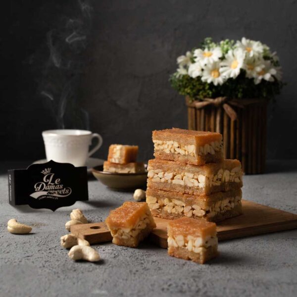 Mix Baklava 1.2KG – Deluxe Arabic Sweets Gift Box